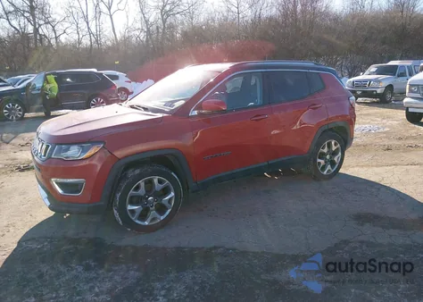 2019 Jeep Compass Limited 4X4 z USA, uszkodzony, nr VIN 3C4NJDCB6KT689006